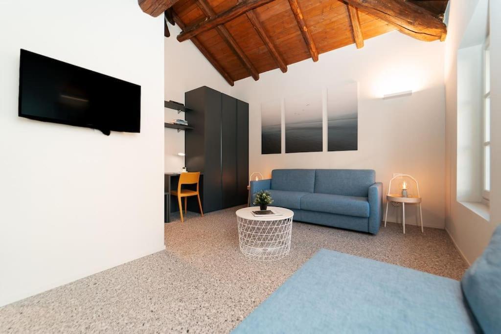Moderno Appartamento A 200 Metri Dal Duomo Como Exterior foto
